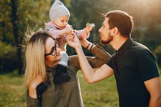 Eltern mit Kleinkind