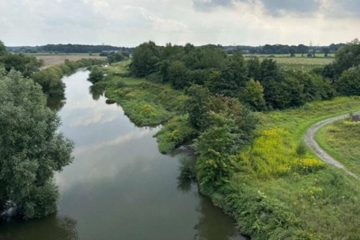 Blick auf die Lippe und die umgebende Landschaft.