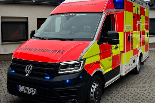 Rettungsdienst-Fahrzeug der Feuerwehr Waltrop.