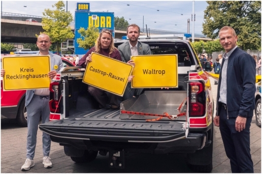 Vertreter von NRW-Kommunen trafen sich zu einer Kundgebung auf dem Johannes-Rau-Platz  in Düsseldorf. Auf dem Bild sehen Sie einen Teil der Delegation aus dem Kreis Recklinghausen. 